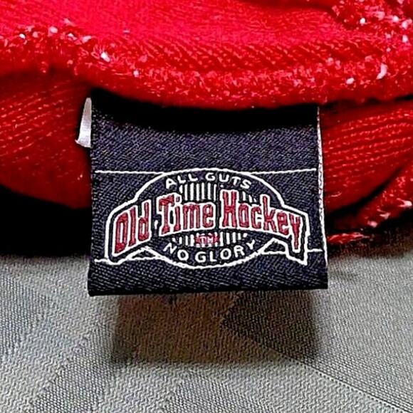 Old Time Hockey Washington Capitals Tasseled Beanie Winter Cap/Hat Red/White NHL - Picture 5 of 6